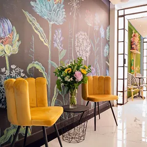 Ibis Styles Batignolles Parigi